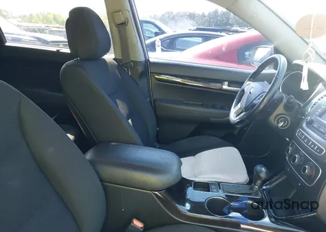 2015 Kia Sorento Lx из США, поврежденный, VIN 5XYKT4A68FG620429